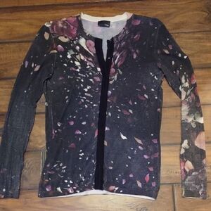 "Fendi" Authentic. Crew neck Sweater. Size M.